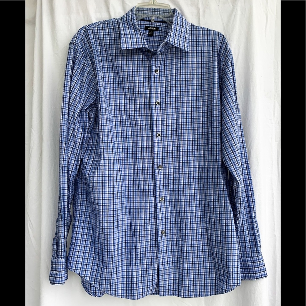 Apt. 9 men’s button down shirt. Large